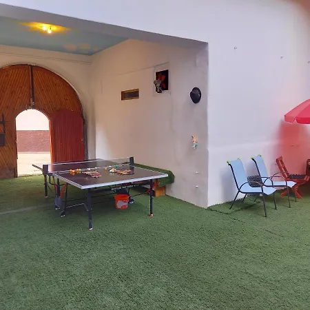 Triniti Vendeghaz Πανσιόν *