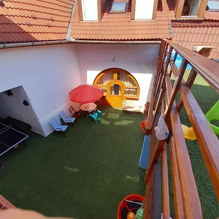 Πανσιόν Triniti Vendeghaz *