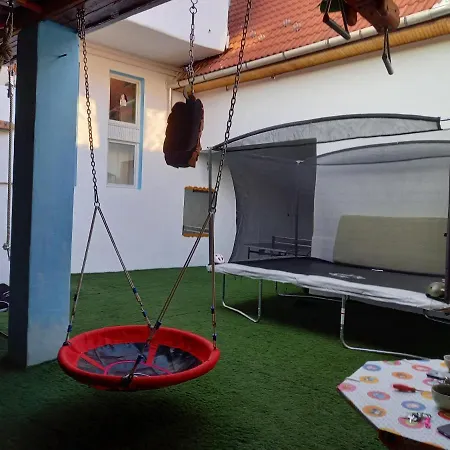 Triniti Vendeghaz Πανσιόν Έγκερ