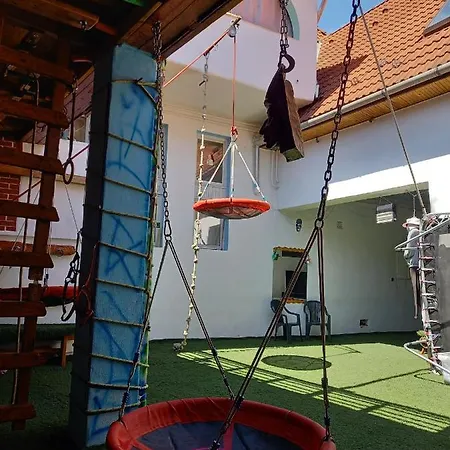 Triniti Vendeghaz Guest house