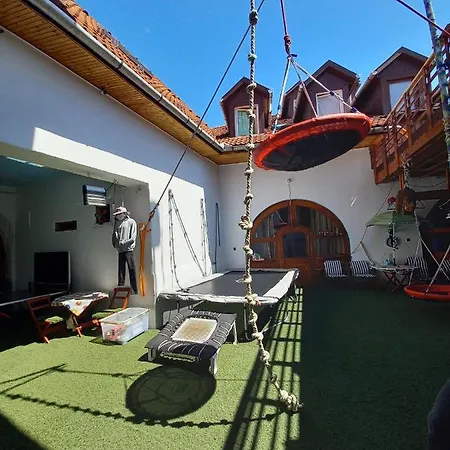 Triniti Vendeghaz Guest house *
