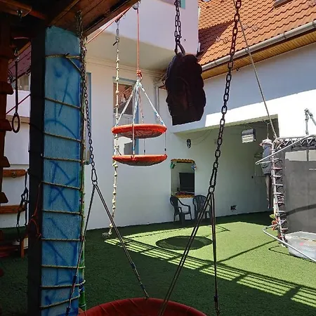 Triniti Vendeghaz Guest house Eger