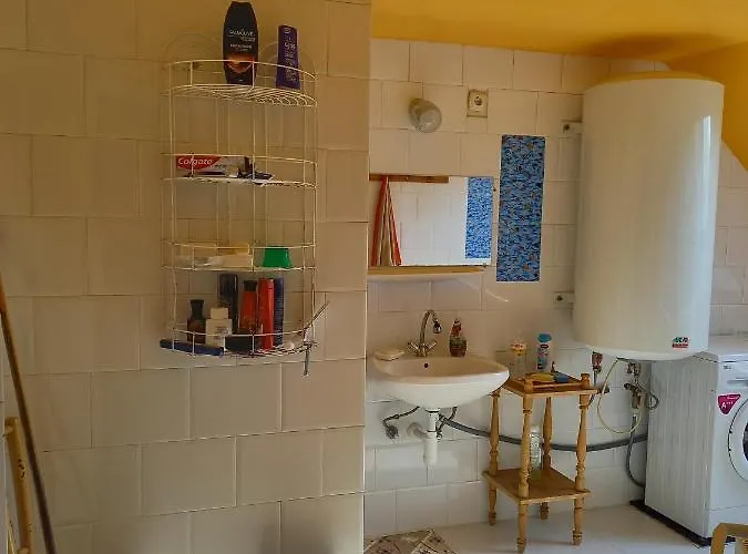 Triniti Vendeghaz * Еґер