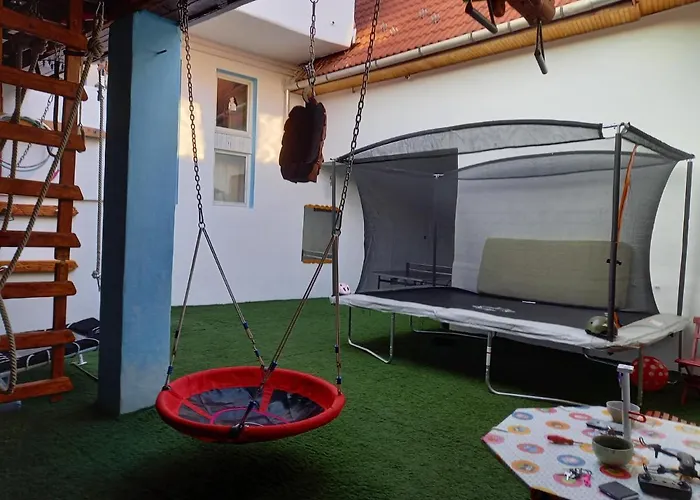 Triniti Vendeghaz Гостьовий будинок Еґер