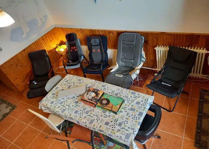 Triniti Vendeghaz * Еґер