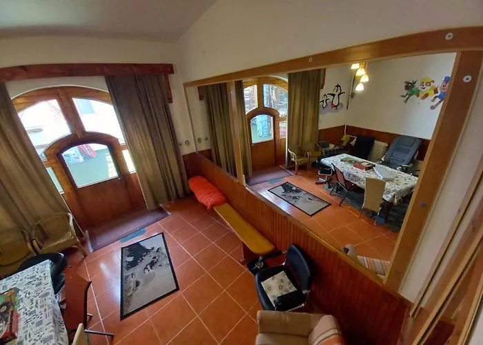 Triniti Vendeghaz * Еґер